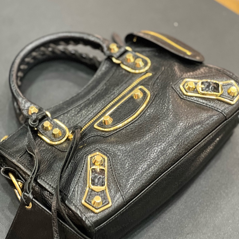 Balenciage 機車包 mini 黑金 底長約23 配件防塵 。-4