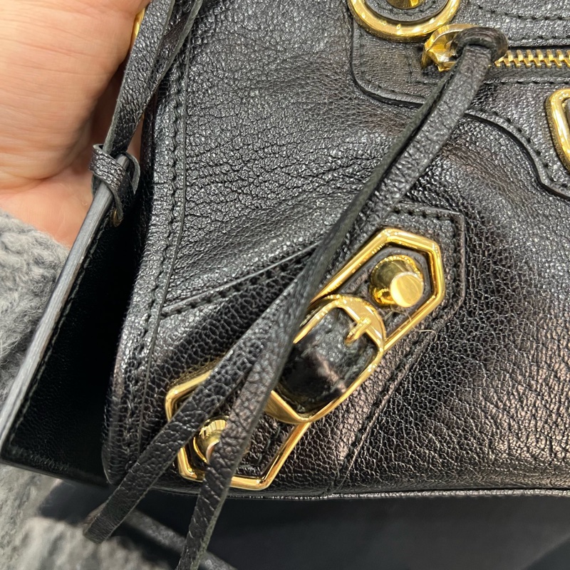 Balenciage 機車包 mini 黑金 底長約23 配件防塵 。-9