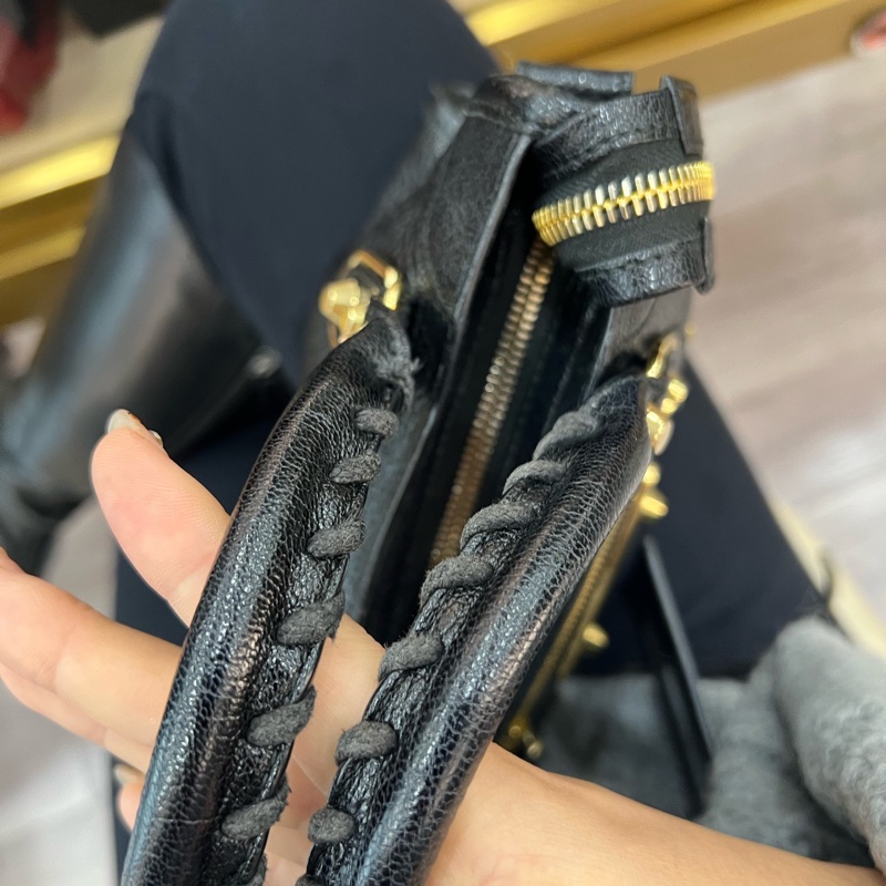 Balenciage 機車包 mini 黑金 底長約23 配件防塵 。-19