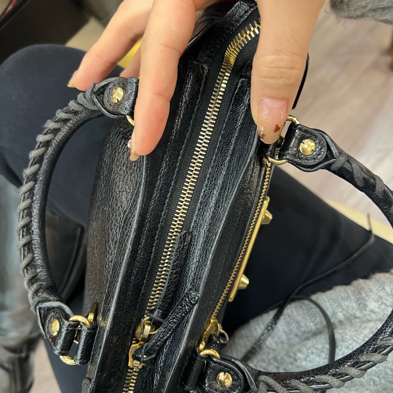 Balenciage 機車包 mini 黑金 底長約23 配件防塵 。-20