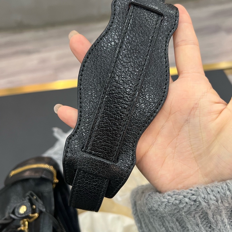 Balenciage 機車包 mini 黑金 底長約23 配件防塵 。-22