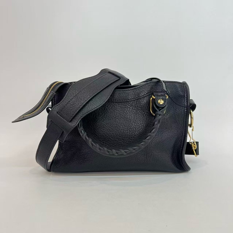 Balenciage 機車包 mini 黑金 底長約23 配件防塵 。-3