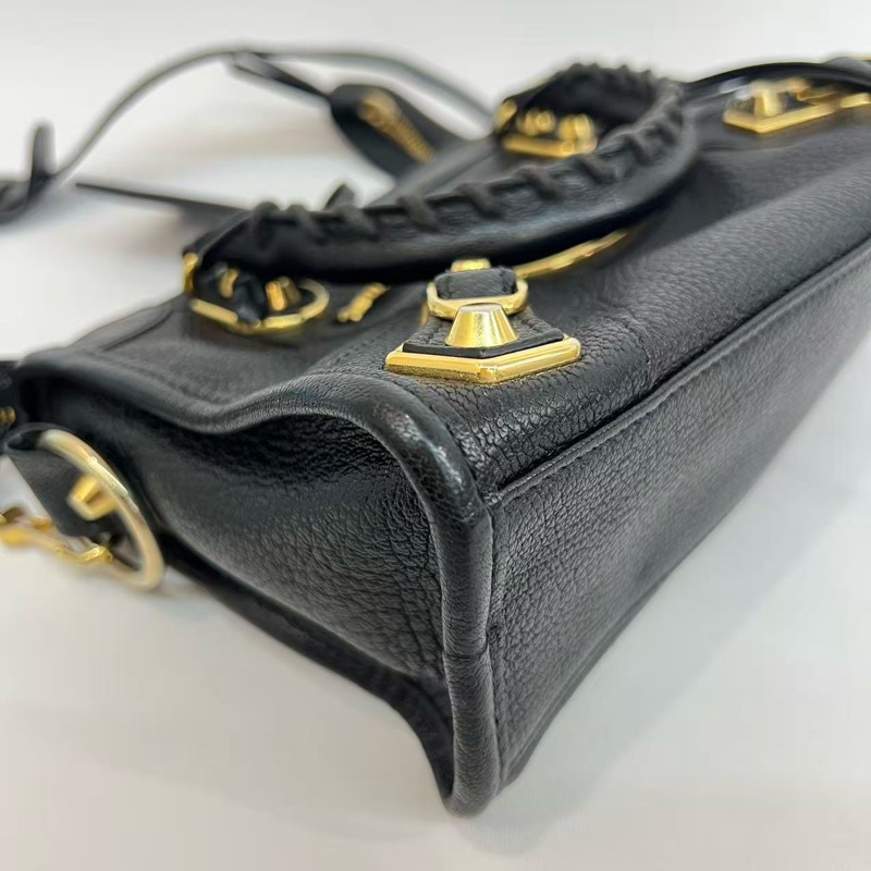 Balenciage 機車包 mini 黑金 底長約23 配件防塵 。-9