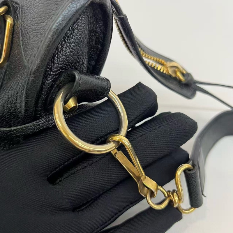 Balenciage 機車包 mini 黑金 底長約23 配件防塵 。-14