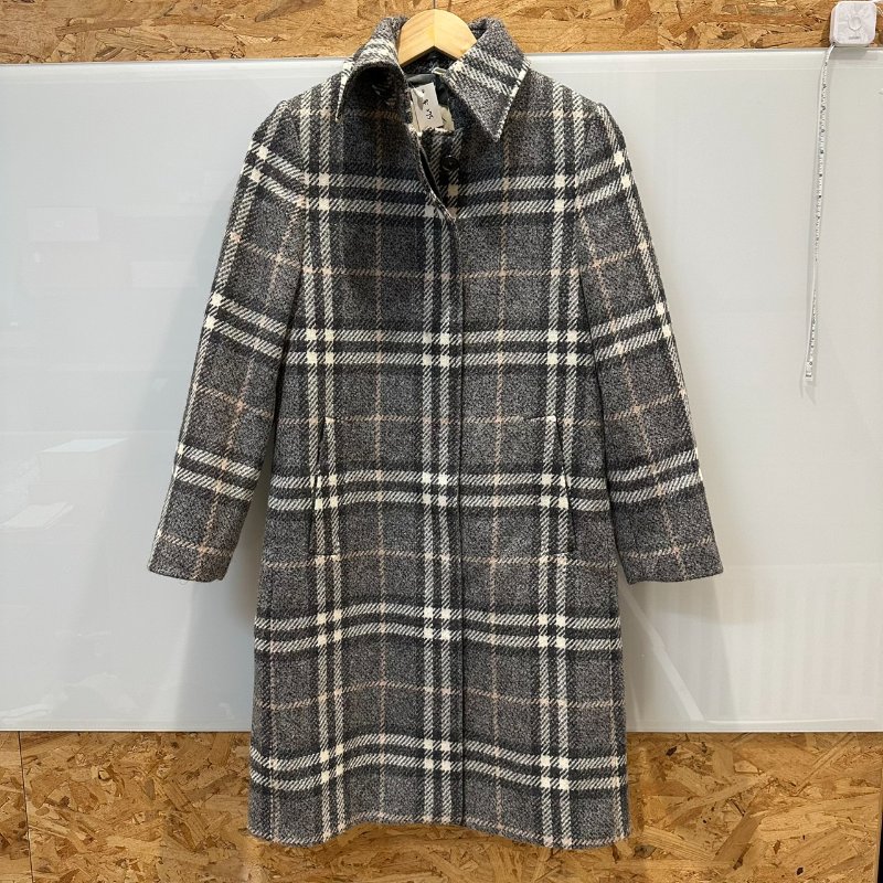 【美收精品】BURBERRY 黑格紋風衣外套 4-275【隔月月中將轉賣至日本 上架期限30天】-0