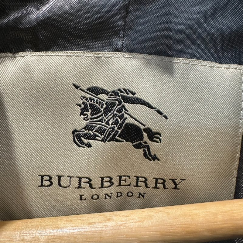 【美收精品】BURBERRY 黑格紋風衣外套 4-275【隔月月中將轉賣至日本 上架期限30天】-2