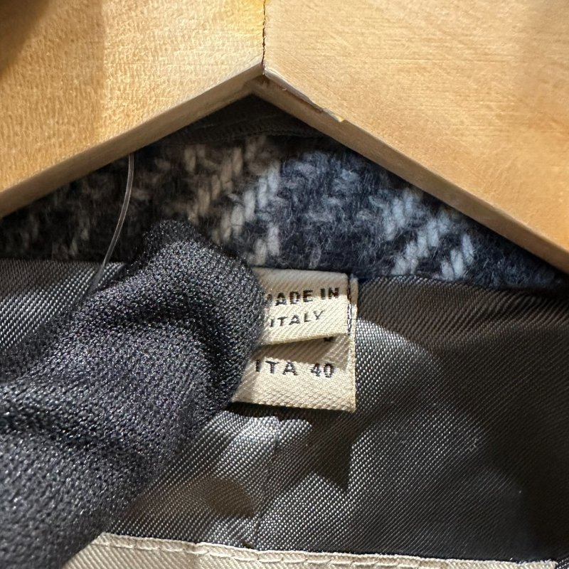 【美收精品】BURBERRY 黑格紋風衣外套 4-275【隔月月中將轉賣至日本 上架期限30天】-3