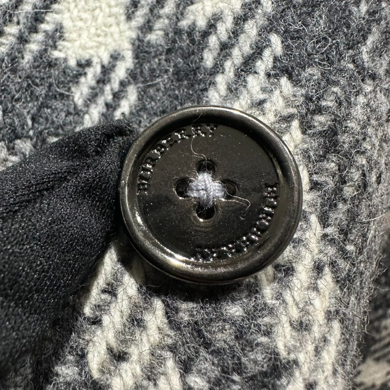 【美收精品】BURBERRY 黑格紋風衣外套 4-275【隔月月中將轉賣至日本 上架期限30天】-4