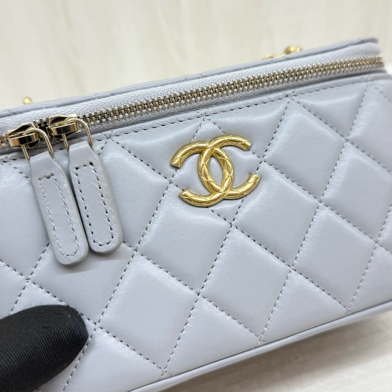 CHANEL灰色羊皮金色調節扣長盒子AP2303-8