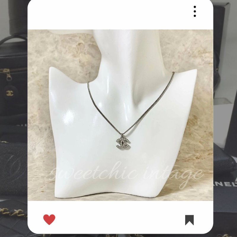 🛍️💖10 月新品上架 🔥 【罕品秒入】 ✨超美新到 !香奈兒 經典款 Chanel 銀色 CC 水鑽耳環 🔥 香奈兒熱賣款 香奈兒耳環 CHANEL EARRING-1