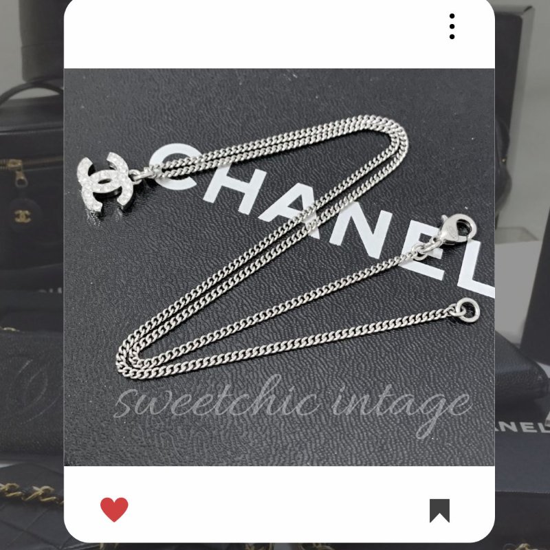 🛍️💖10 月新品上架 🔥 【罕品秒入】 ✨超美新到 !香奈兒 經典款 Chanel 銀色 CC 水鑽耳環 🔥 香奈兒熱賣款 香奈兒耳環 CHANEL EARRING-3