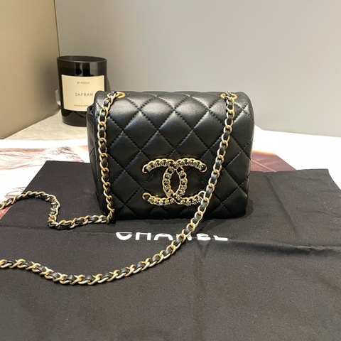 Chanel 21A黑金水鑽方胖子 尺寸約14*11