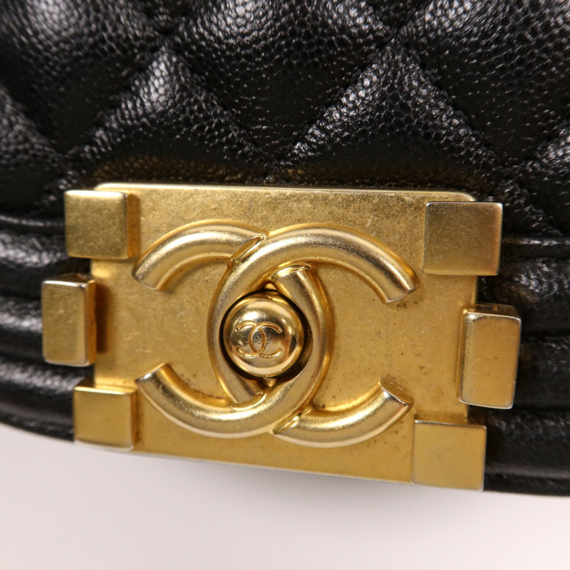 CHANEL 牛皮皮革Boy Messenger金扣鏈帶肩背袋-15