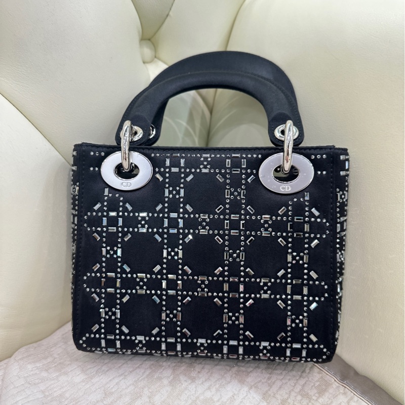 🍁Dior迪奥黑色丝绸水钻缎面三格戴妃 尺寸17*15*7cm 公价40000-1
