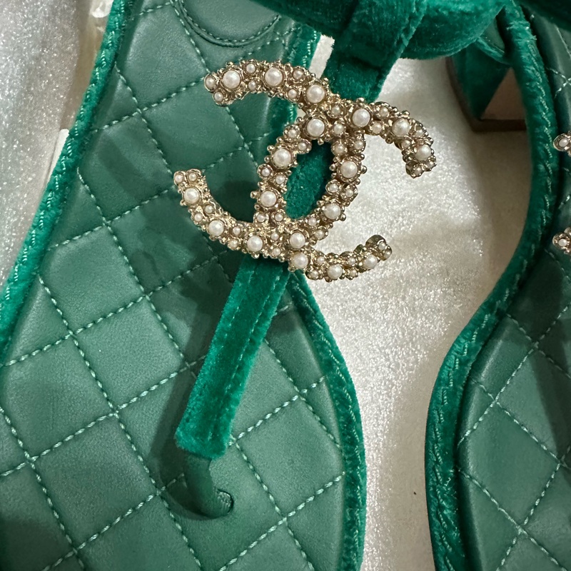 CHANEL 低跟涼鞋👡 37-5