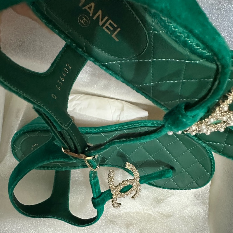 CHANEL 低跟涼鞋👡 37-31