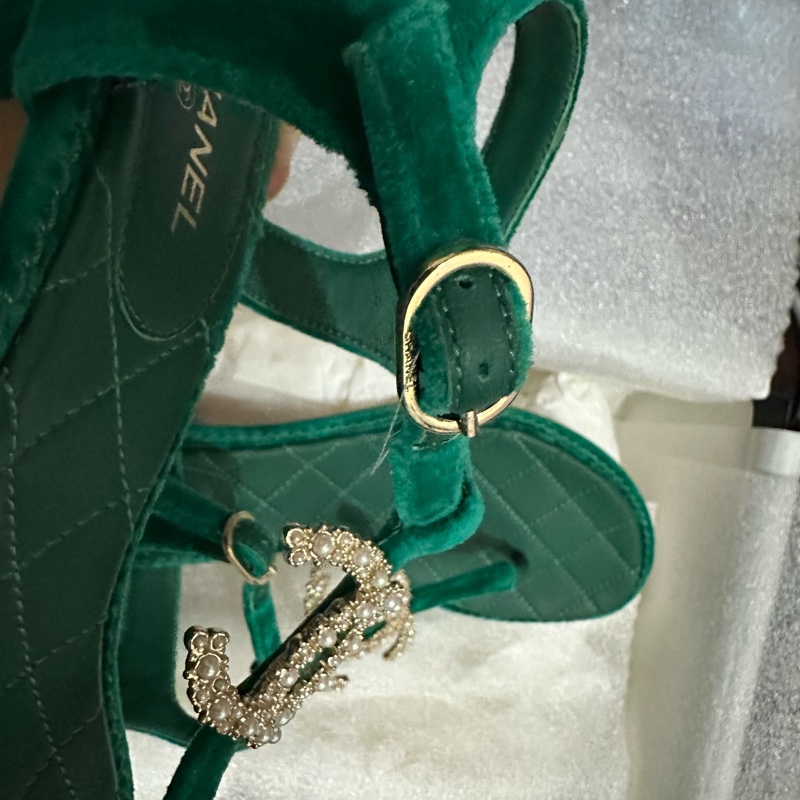 CHANEL 低跟涼鞋👡 37-32