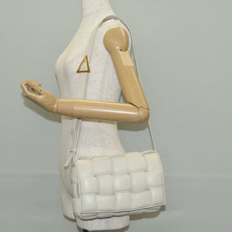 【日本直送】BOTTEGA VENETA MAXI INTRECCIATO Cassette 單肩包 皮革 白色 正品 143340M-22