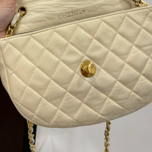 chanel 香奈兒 vintage 米黃 卡其 半月包 肩背包 鏈帶包 鍊條包 斜背包 側背包-19