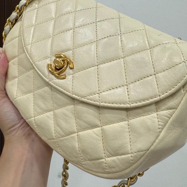 chanel 香奈兒 vintage 米黃 卡其 半月包 肩背包 鏈帶包 鍊條包 斜背包 側背包-20