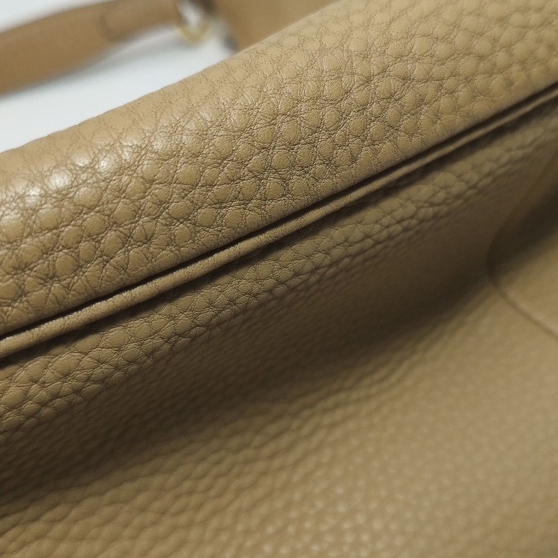 Prada 牛皮純色字母Logo 肩背包-14