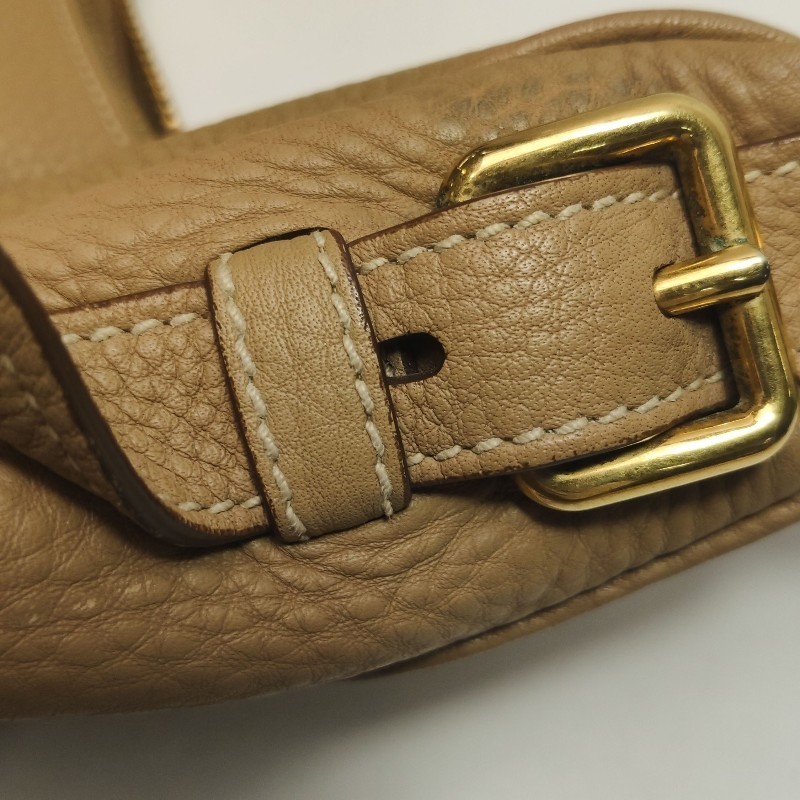 Prada 牛皮純色字母Logo 肩背包-15