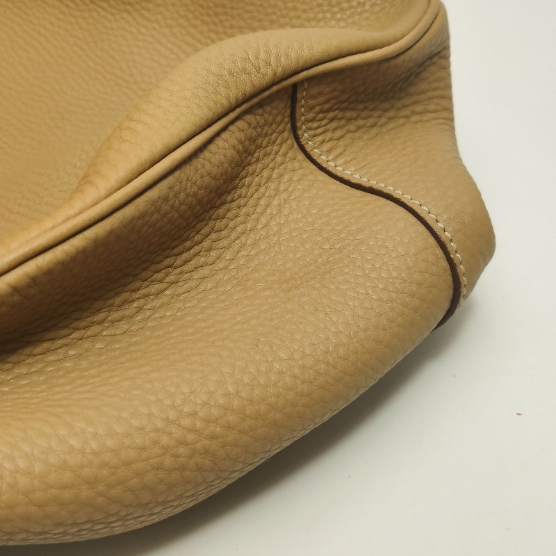 Prada 牛皮純色字母Logo 肩背包-17