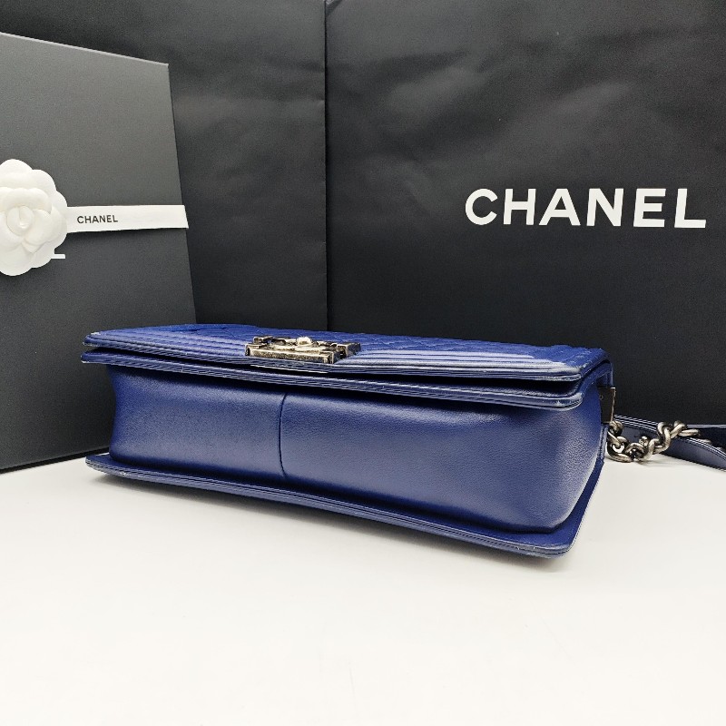 Chanel 藍色銀扣羊皮中大號 28cm Leboy經典菱格紋 做舊銀色五金 肩背包-4