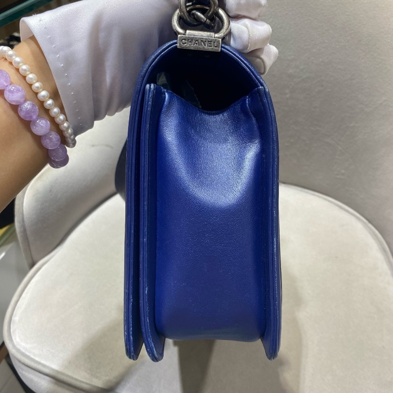 Chanel 藍色銀扣羊皮中大號 28cm Leboy經典菱格紋 做舊銀色五金 肩背包-9