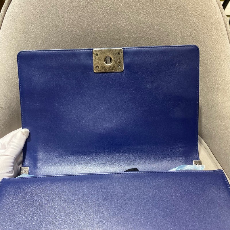 Chanel 藍色銀扣羊皮中大號 28cm Leboy經典菱格紋 做舊銀色五金 肩背包-15