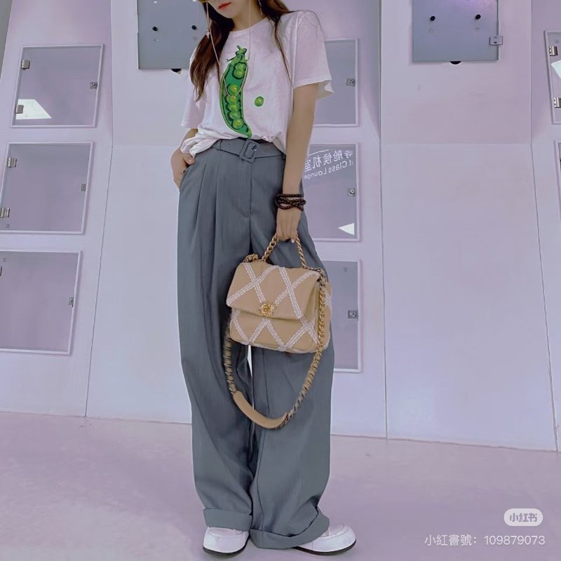 CHANEL 香奈兒 限量款 19 牛皮 粉色 鈎花縫線二 斜背包 肩背包 鍊條包 側背包 手提包-6