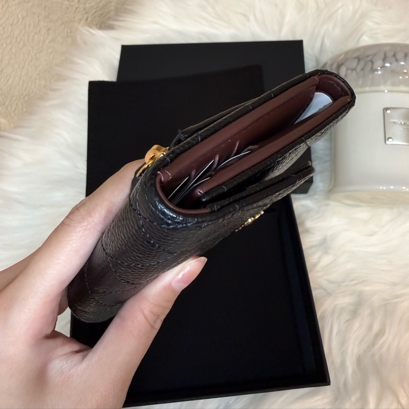 Chanel經典荔枝牛皮短夾-10