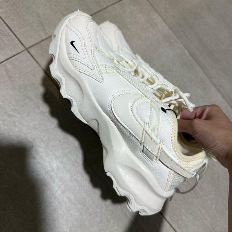 Nike TC7900全新女鞋-3