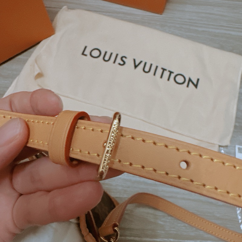 新款 LV小水桶 nano 幾乎全新 台灣新光購入 全配 送內膽包-7