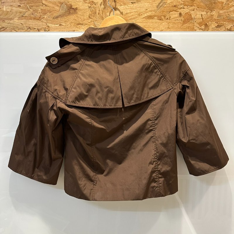 【美收精品】BURBERRY 咖啡色短版外套 4-110【隔月月中將轉賣至日本 上架期限30天】-1