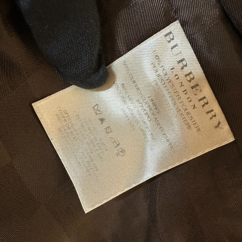 【美收精品】BURBERRY 咖啡色短版外套 4-110【隔月月中將轉賣至日本 上架期限30天】-3