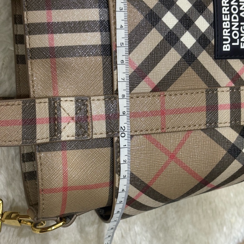 防刮防水皮革 Burberry托特斜背包 長夾可放 好用好揹-18