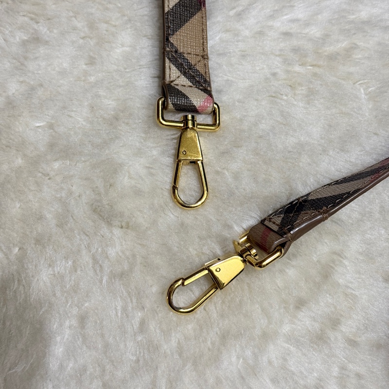 防刮防水皮革 Burberry托特斜背包 長夾可放 好用好揹-12