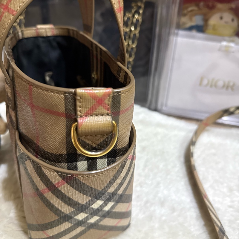 防刮防水皮革 Burberry托特斜背包 長夾可放 好用好揹-15