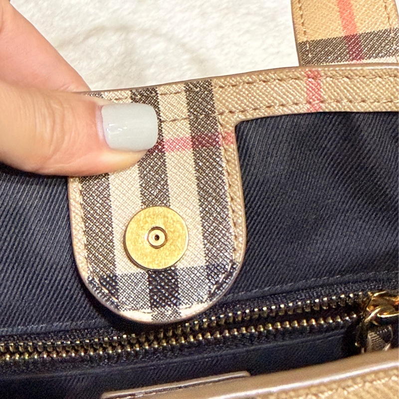 防刮防水皮革 Burberry托特斜背包 長夾可放 好用好揹-21