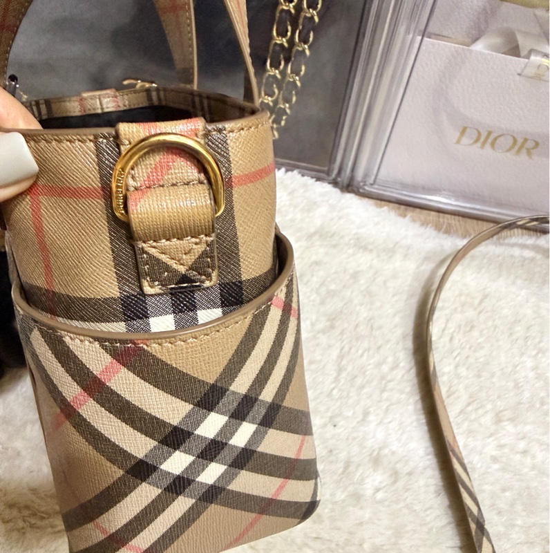 防刮防水皮革 Burberry托特斜背包 長夾可放 好用好揹-23