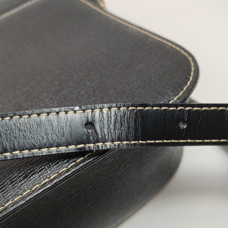 Burberry 牛皮純色字母 Logo 中古斜挎包-7