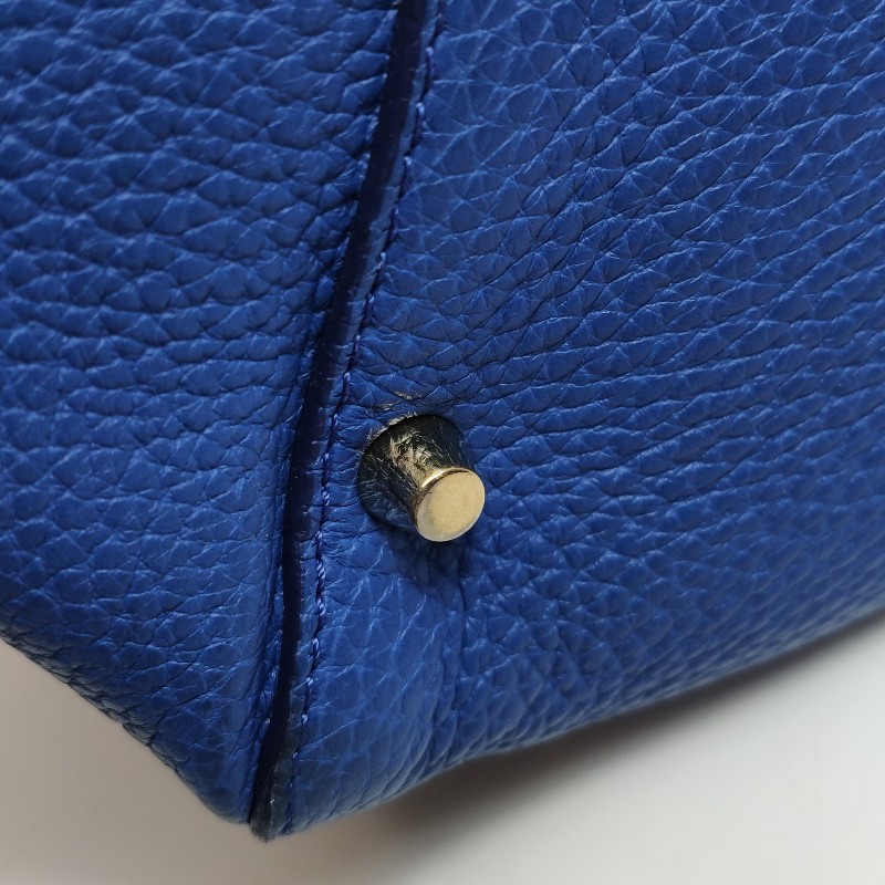 Burberry 牛皮純色字母 Logo 手提包-15