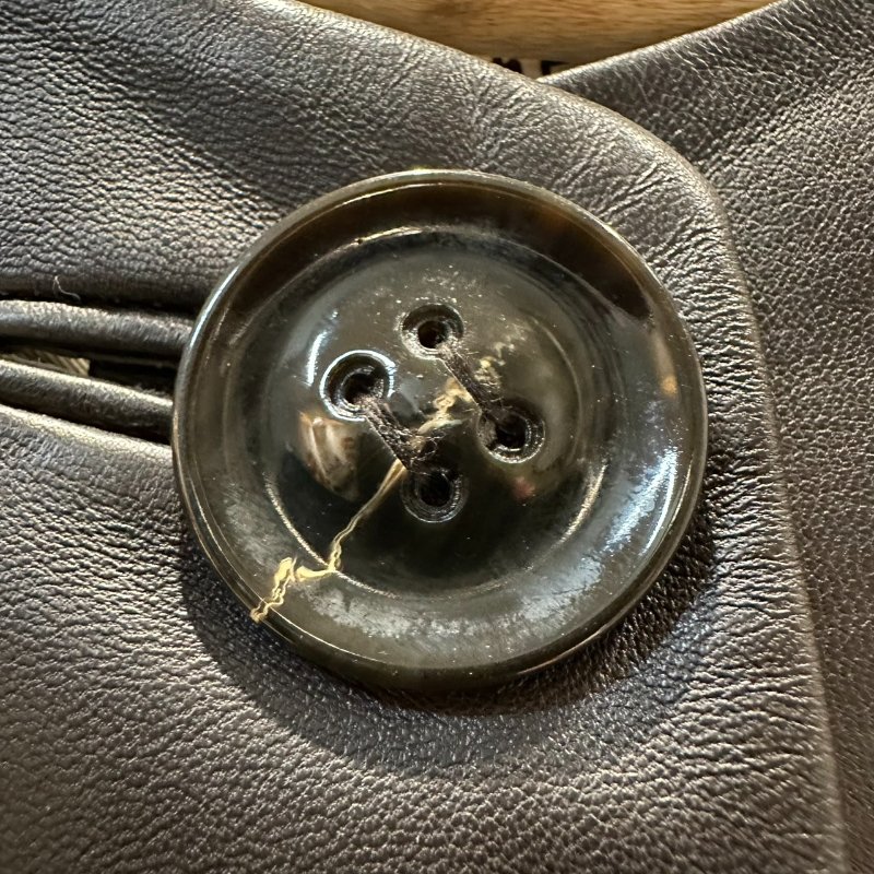 【美收精品】BURBERRY 黑色皮衣外套 4-195【隔月月中將轉賣至日本 上架期限30天】-2