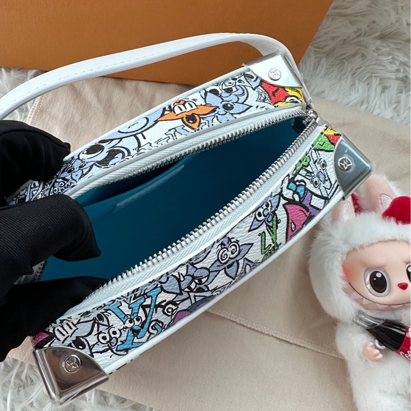 【配件：防塵袋 💕】LOUIS VUITTON LV SOFT TRUNK mini 宋仲基同款耶 方盒子 盒子包 塗鴉系列 手提 單肩 斜挎-5