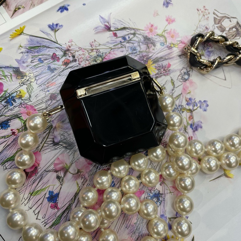 Chanel 全套 珍珠耳機包 金屬亞克力 鑽扣 耳機套 項鍊包 黑色-3