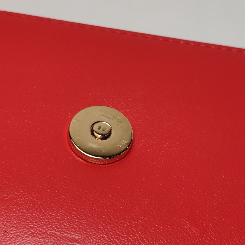 Tod's 牛皮純色T形飾釦手機包單肩包-10