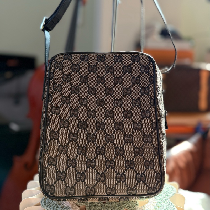 🌸 GUCCI 經典 GG Supreme 帆布斜背包｜男女皆適用｜二手經典精品-3