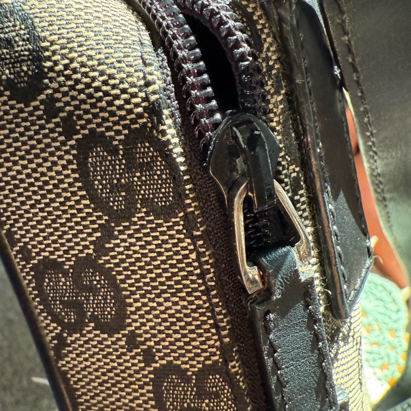 🌸 GUCCI 經典 GG Supreme 帆布斜背包|男女皆適用|二手經典精品-31