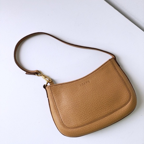 LOEWE 駝色 標誌迷你肩背包